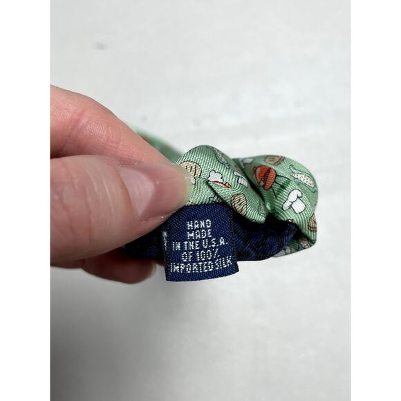 VINEYARD VINES Bundle of 2 Men's Neck Ties 100% Silk Rose Grill Corn Burger - Picture 5 of 16